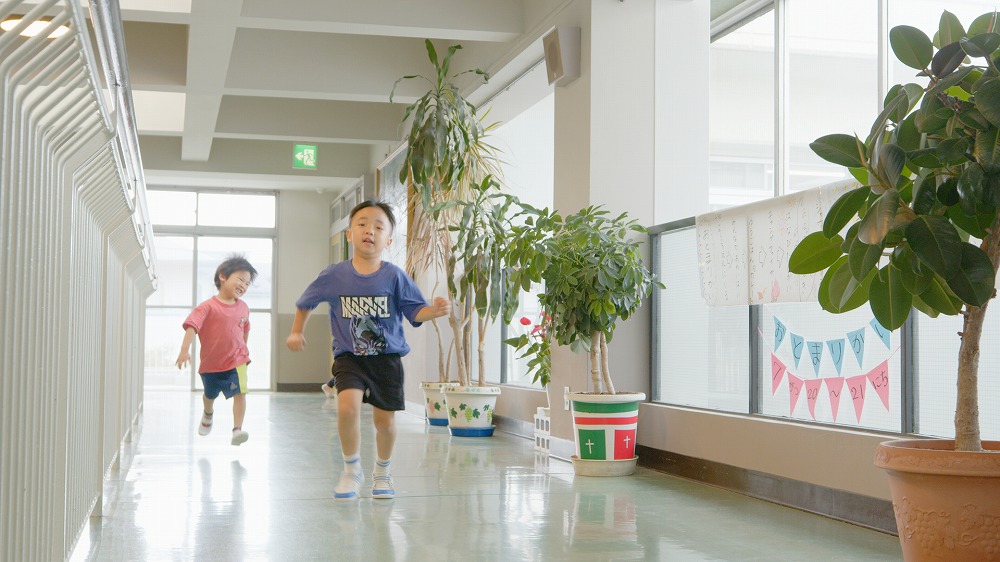 登園 8:30~ じゅうあそび きょうゆうのじかん